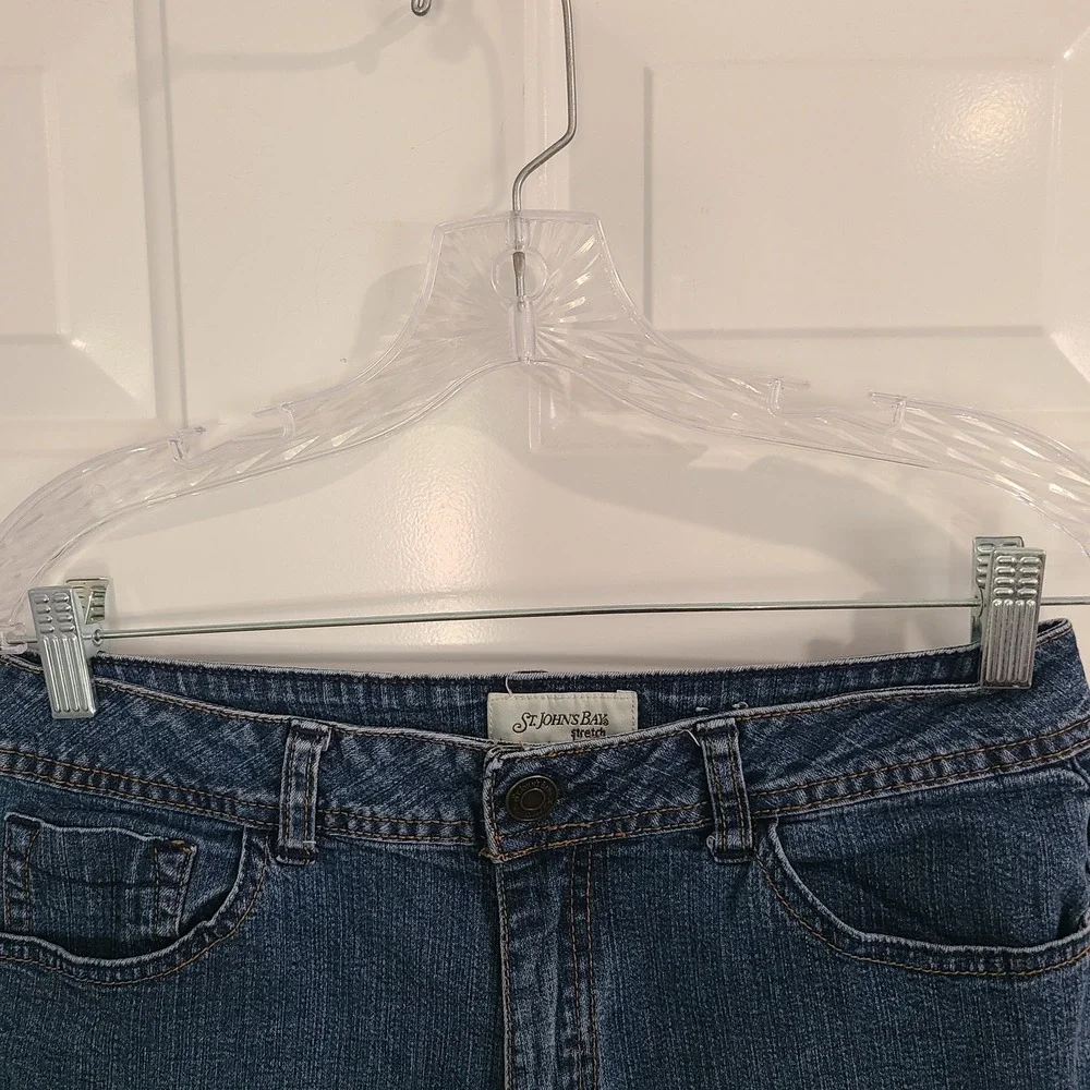 St Johns Bay Stretch Blue Denim Shorts Womens Size 10 Mid Rise Medium Wash 5 Pkt
